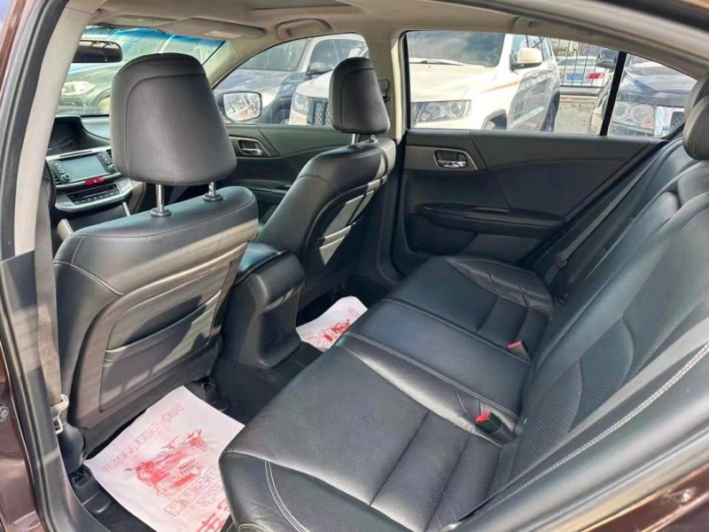 东营13年本田雅阁8