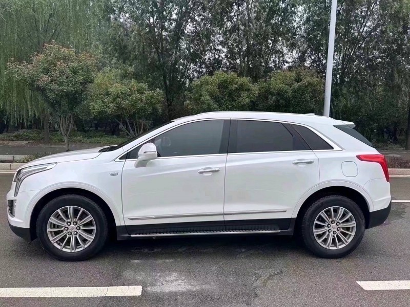 枣庄17年凯迪拉克XT57