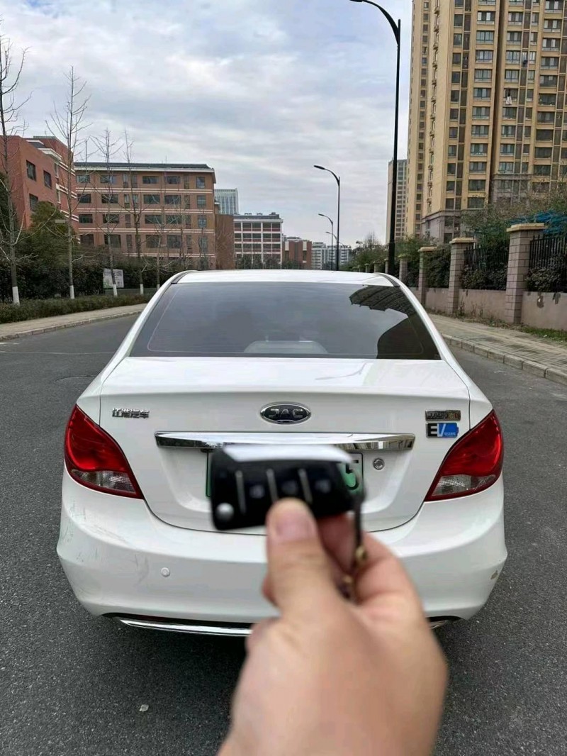 阜陽19年江淮iEV7E4