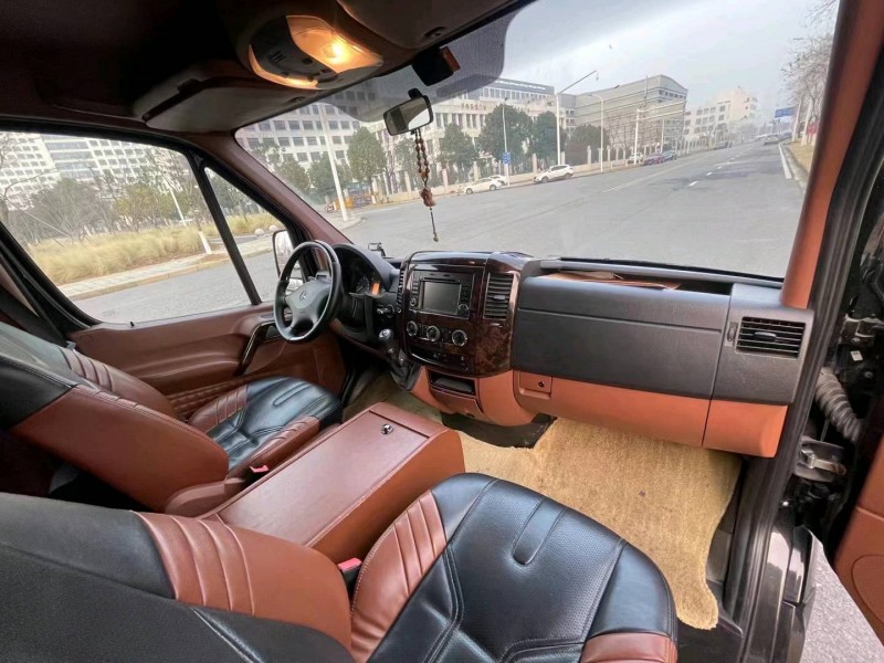 宜昌17年奔驰斯宾特6