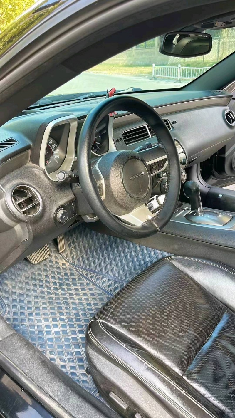 廊坊12年雪佛兰科迈罗4