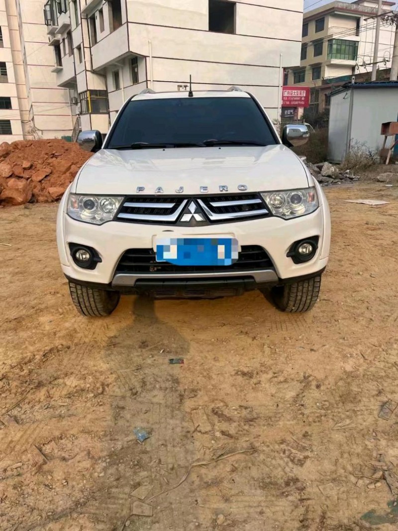 济南14年三菱帕杰罗·劲畅1