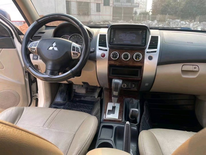 济南14年三菱帕杰罗·劲畅5