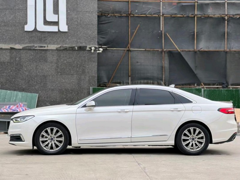 东莞20年福特金牛座7