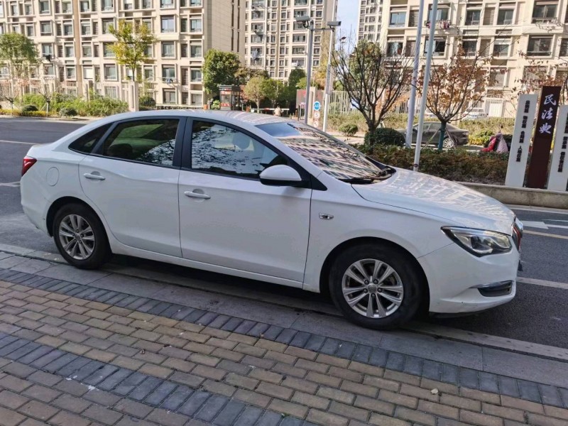 苏州17年别克英朗2