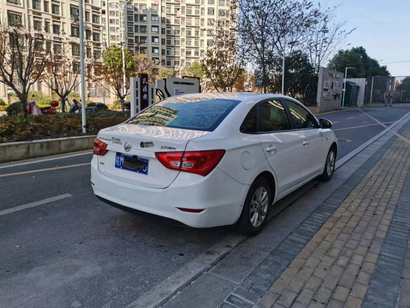 苏州17年别克英朗8