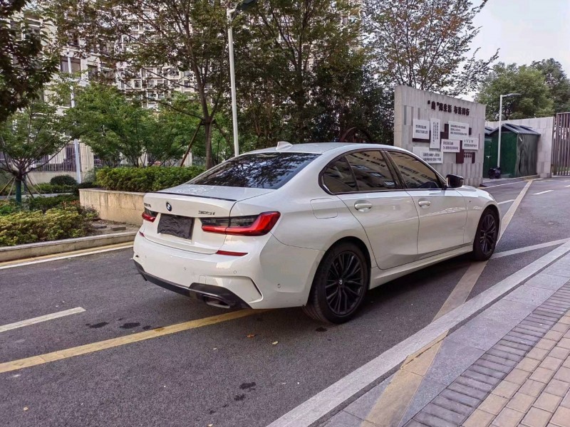 苏州20年宝马3系8