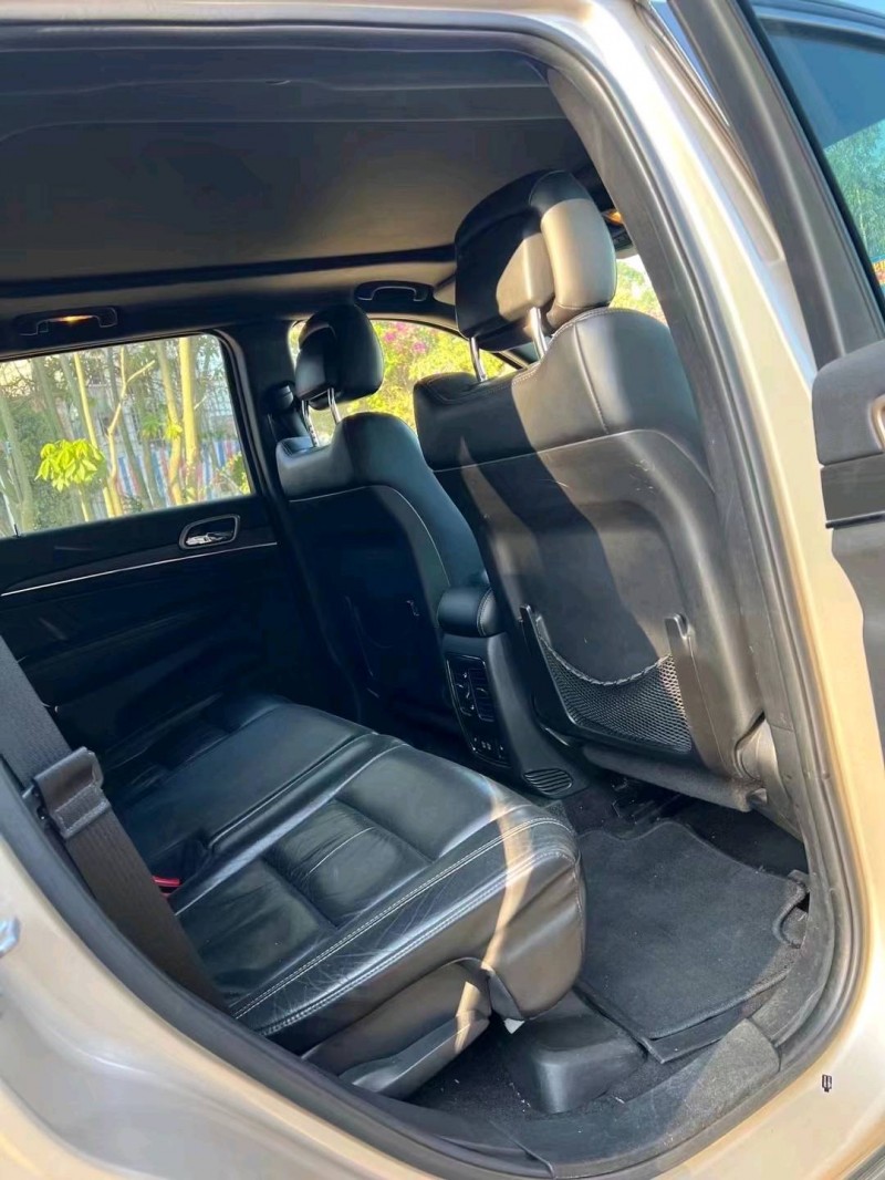 珠海16年Jeep大切诺基3