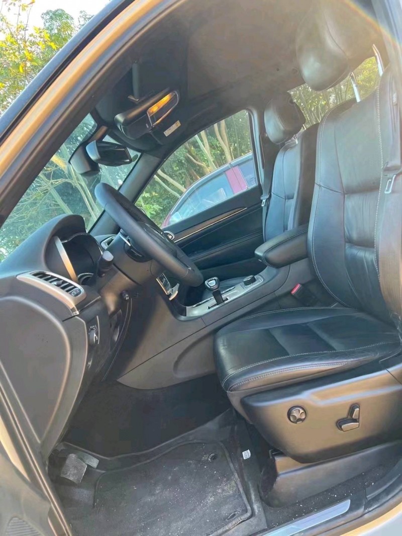 珠海16年Jeep大切诺基5