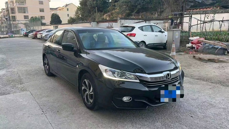 嘉兴17年本田雅阁2