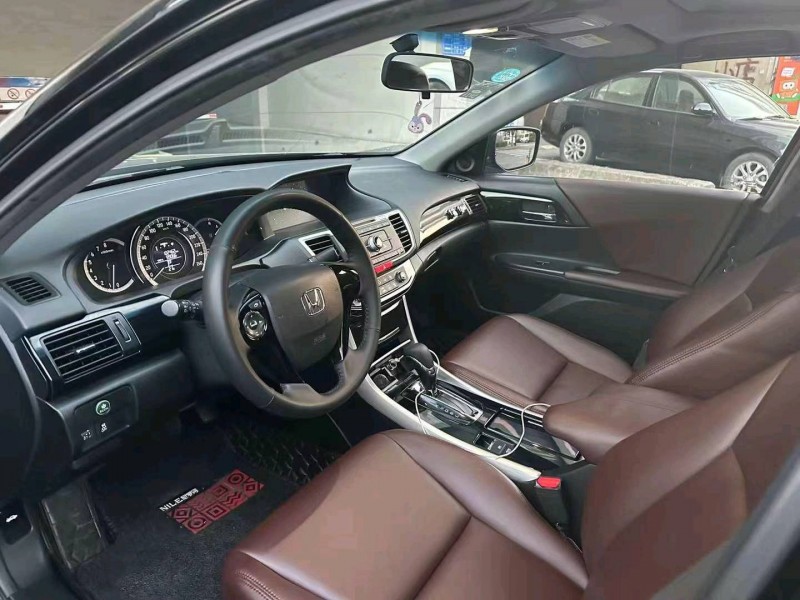 嘉兴17年本田雅阁5