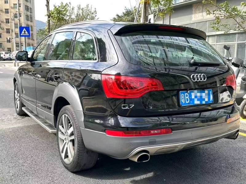 广州13年奥迪Q78