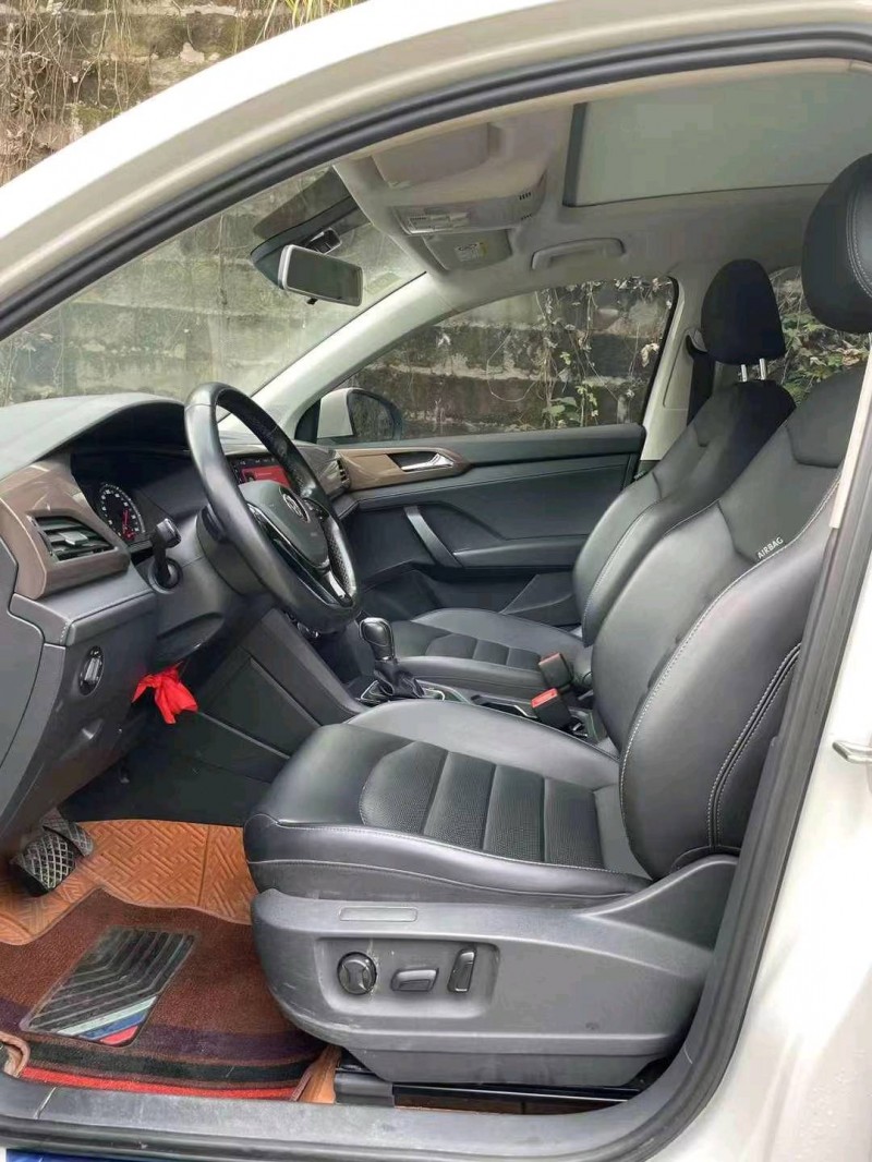 成都20年大众途岳5