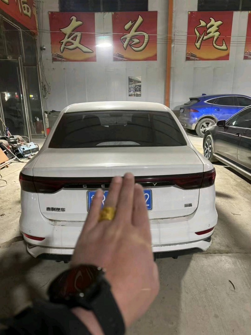 东营21年吉利帝豪6