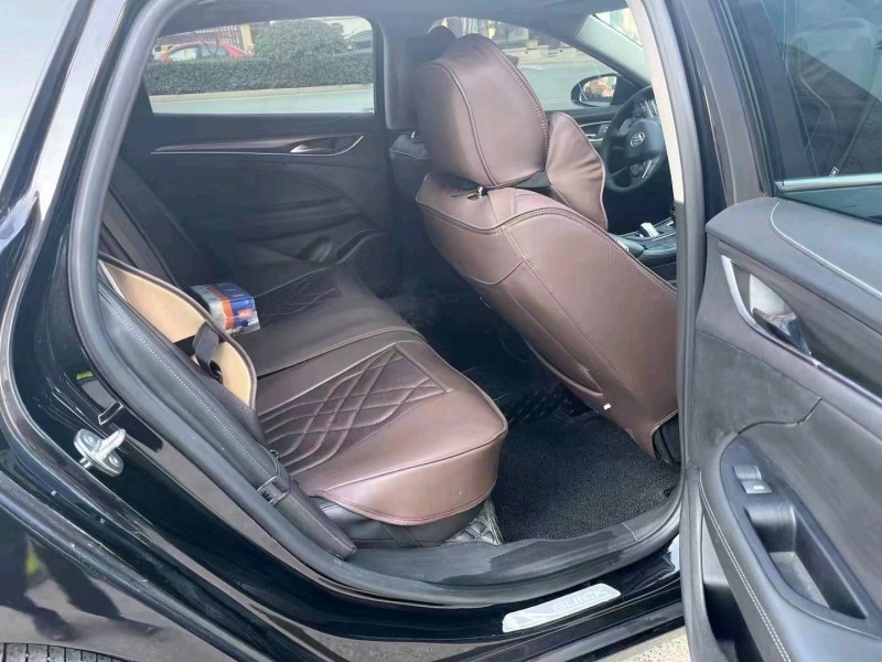 枣庄19年别克君威4