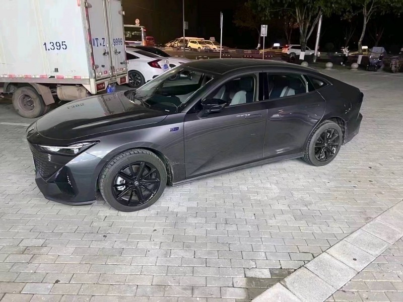 重庆23年长安汽车UNI-V2