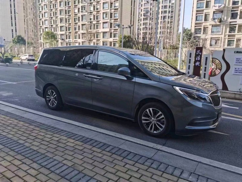 枣庄19年别克GL82