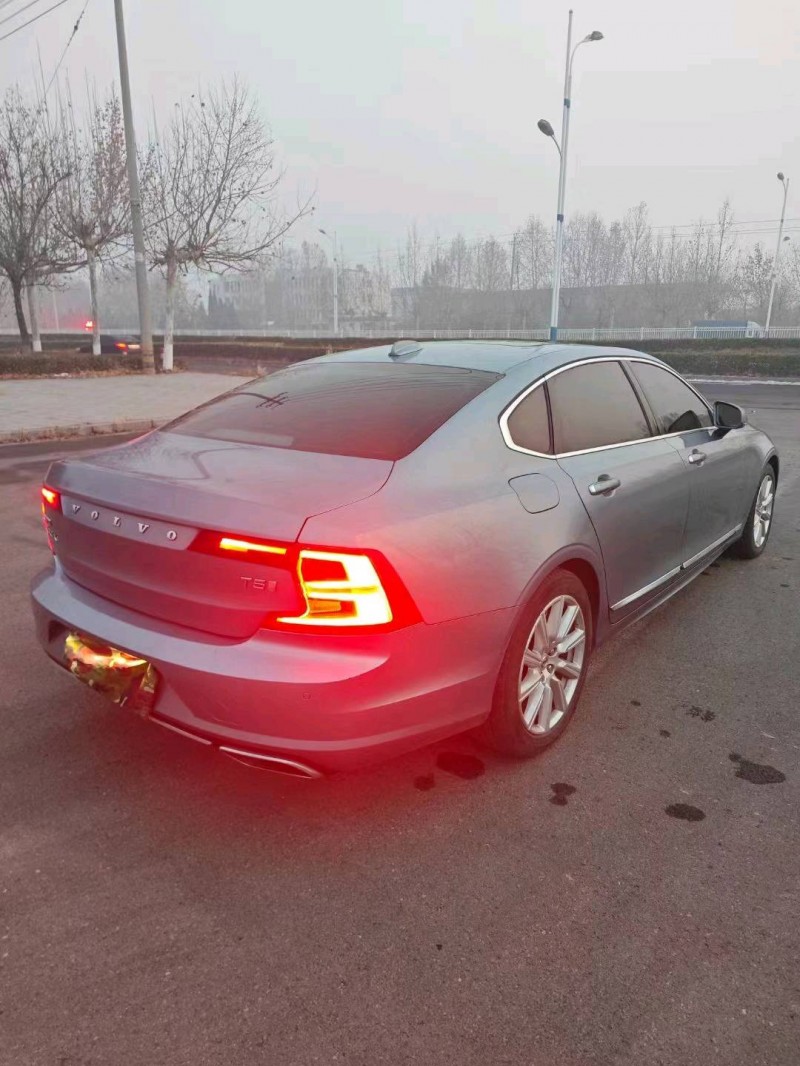 东营19年沃尔沃S906