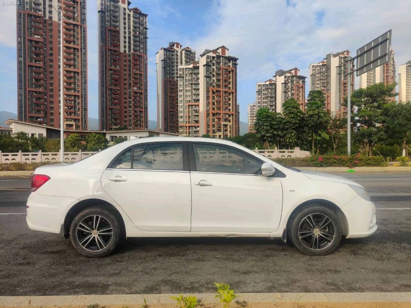 东莞16年比亚迪速锐9