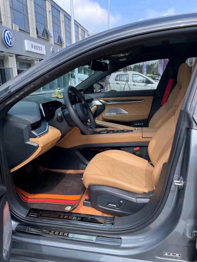 淮南23年極氪汽車0015