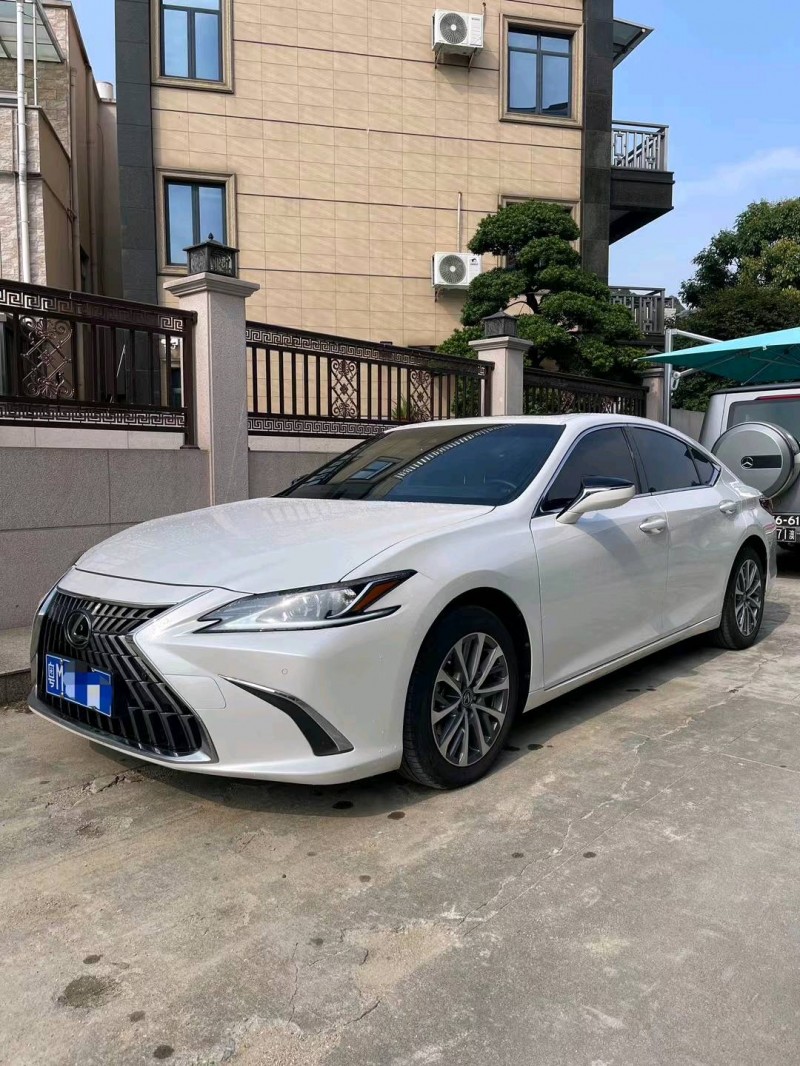 广州22年雷克萨斯ES2