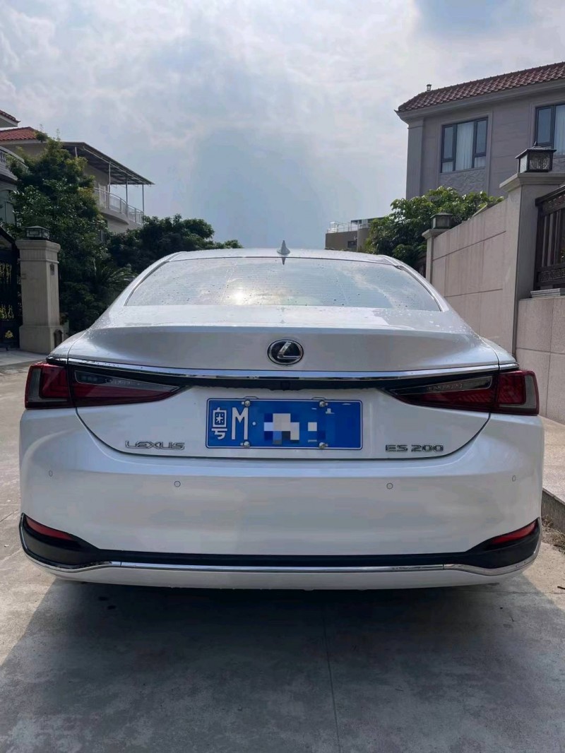 广州22年雷克萨斯ES9