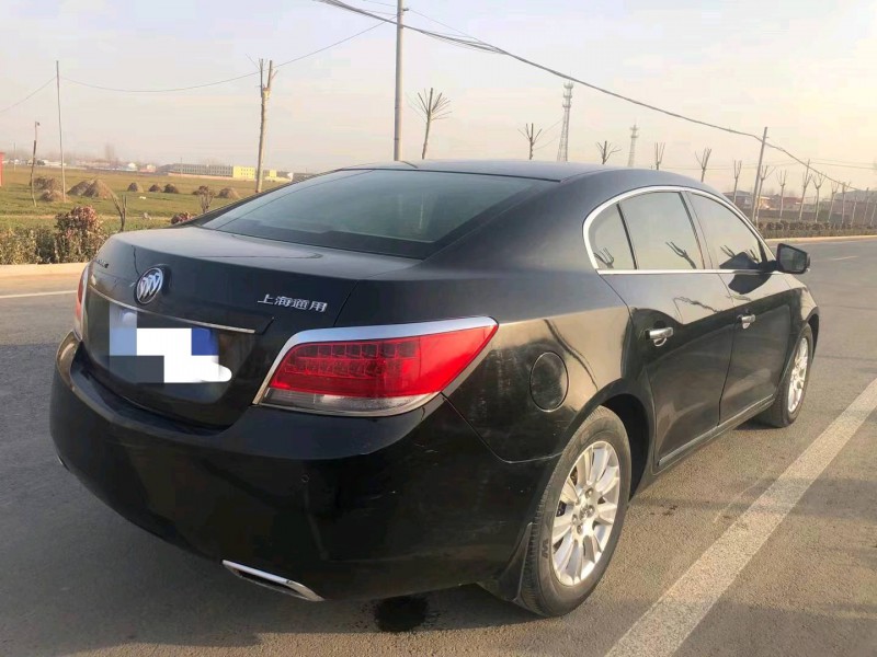 东营12年别克君越2