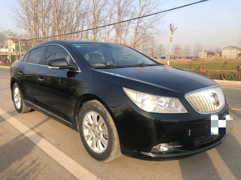 东营12年别克君越7