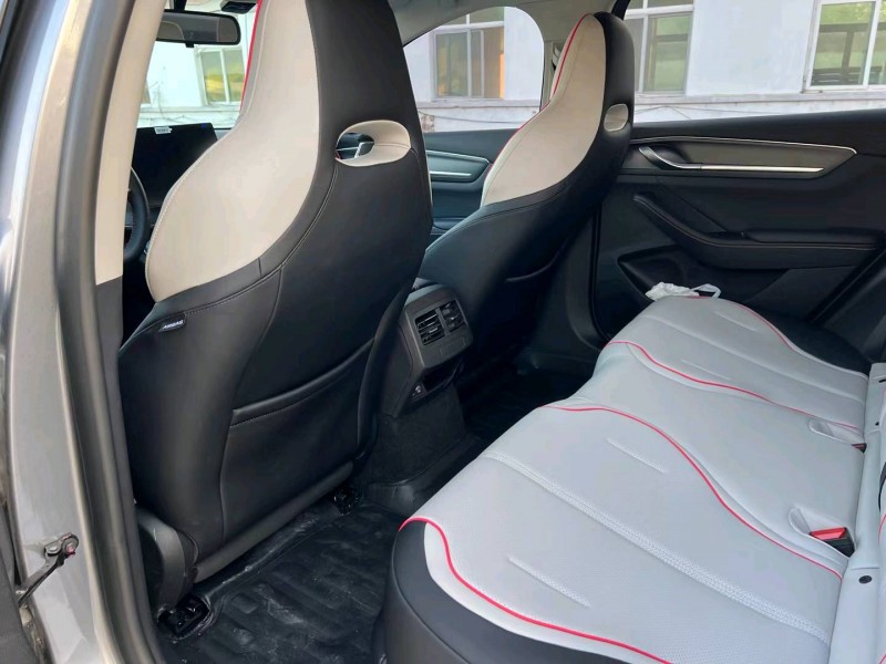 徐州22年比亚迪驱逐舰5