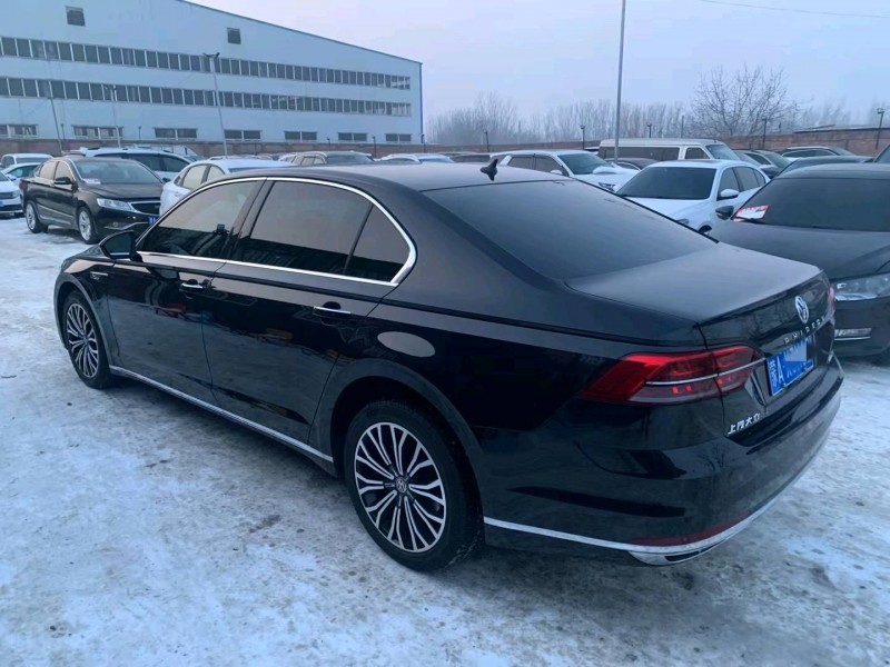 保定17年大众辉昂7