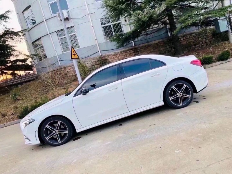 东营19年奔驰A3