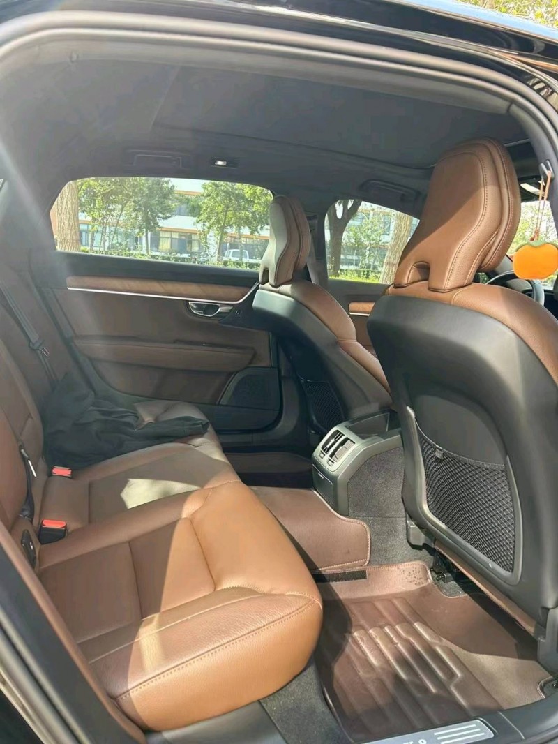 济宁22年沃尔沃S908