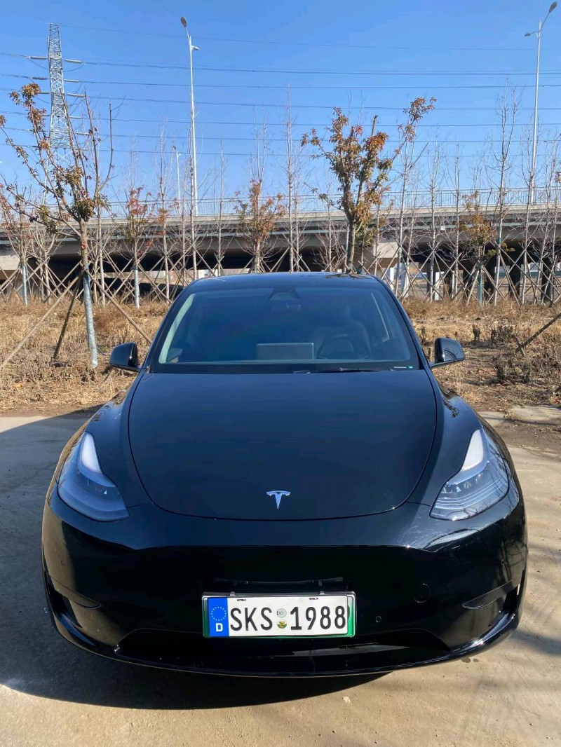 青島23年特斯拉MODEL Y1