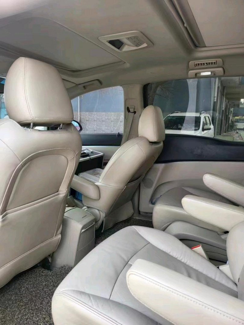 保定16年别克GL85