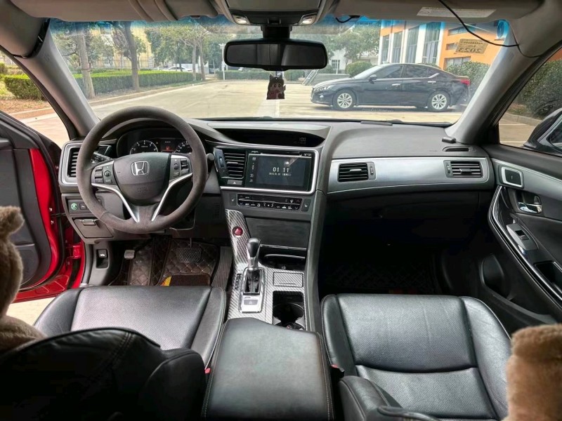 济宁15年本田思铂睿4