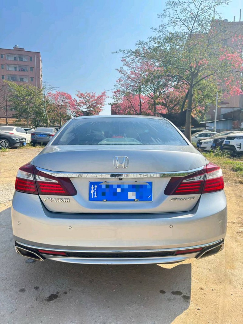 广州17年本田雅阁9
