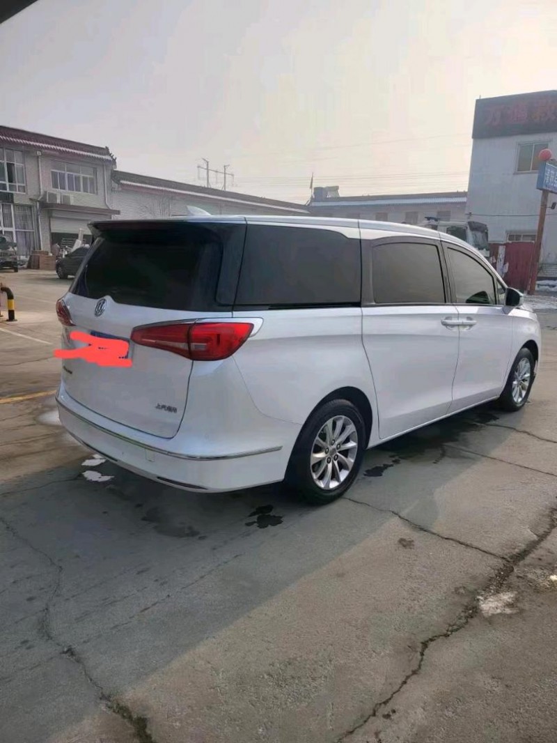 保定19年别克GL85