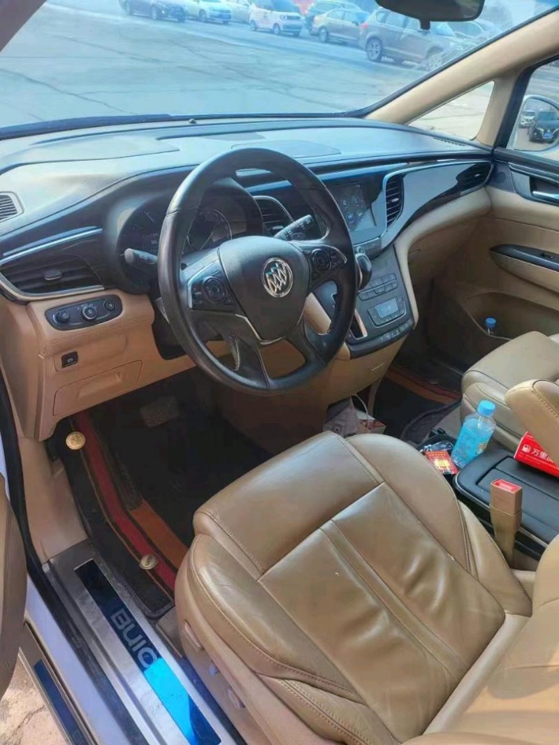 保定19年别克GL88