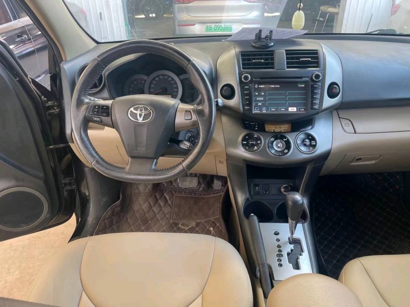 保定13年丰田RAV46