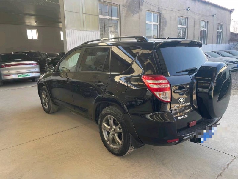 保定13年丰田RAV48