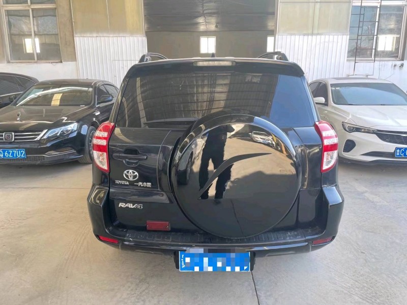 保定13年丰田RAV49