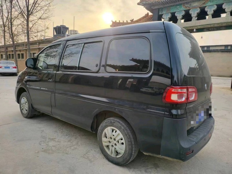 保定20年东风菱智5