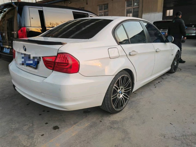 保定12年宝马3系8