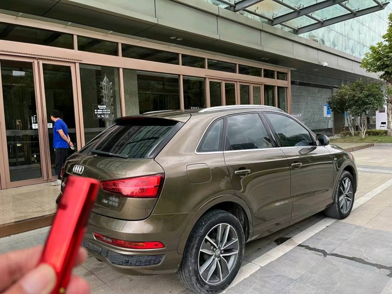 武汉19年奥迪Q36