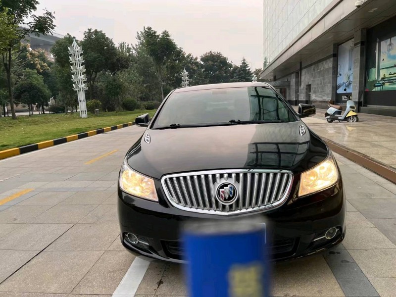 武汉13年别克君威1