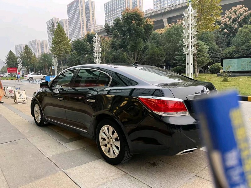 武汉13年别克君威4