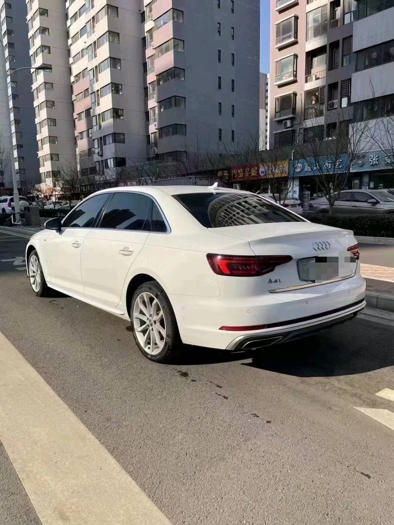 石家庄19年奥迪A4L7