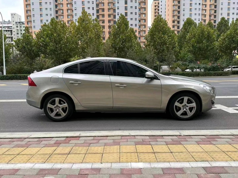 石家庄13年沃尔沃S60L2
