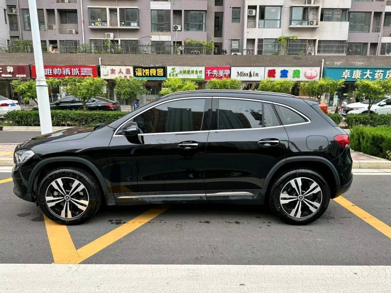 石家庄22年奔驰CLA3