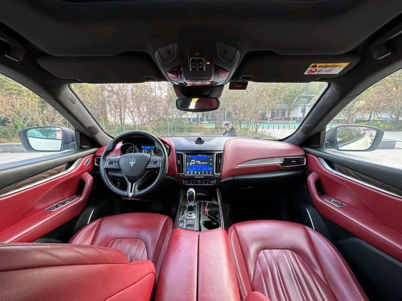 济南17年玛莎拉蒂Levante5